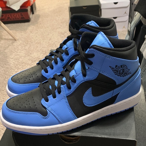 Jordan Athletic Shoes in Black and Blue